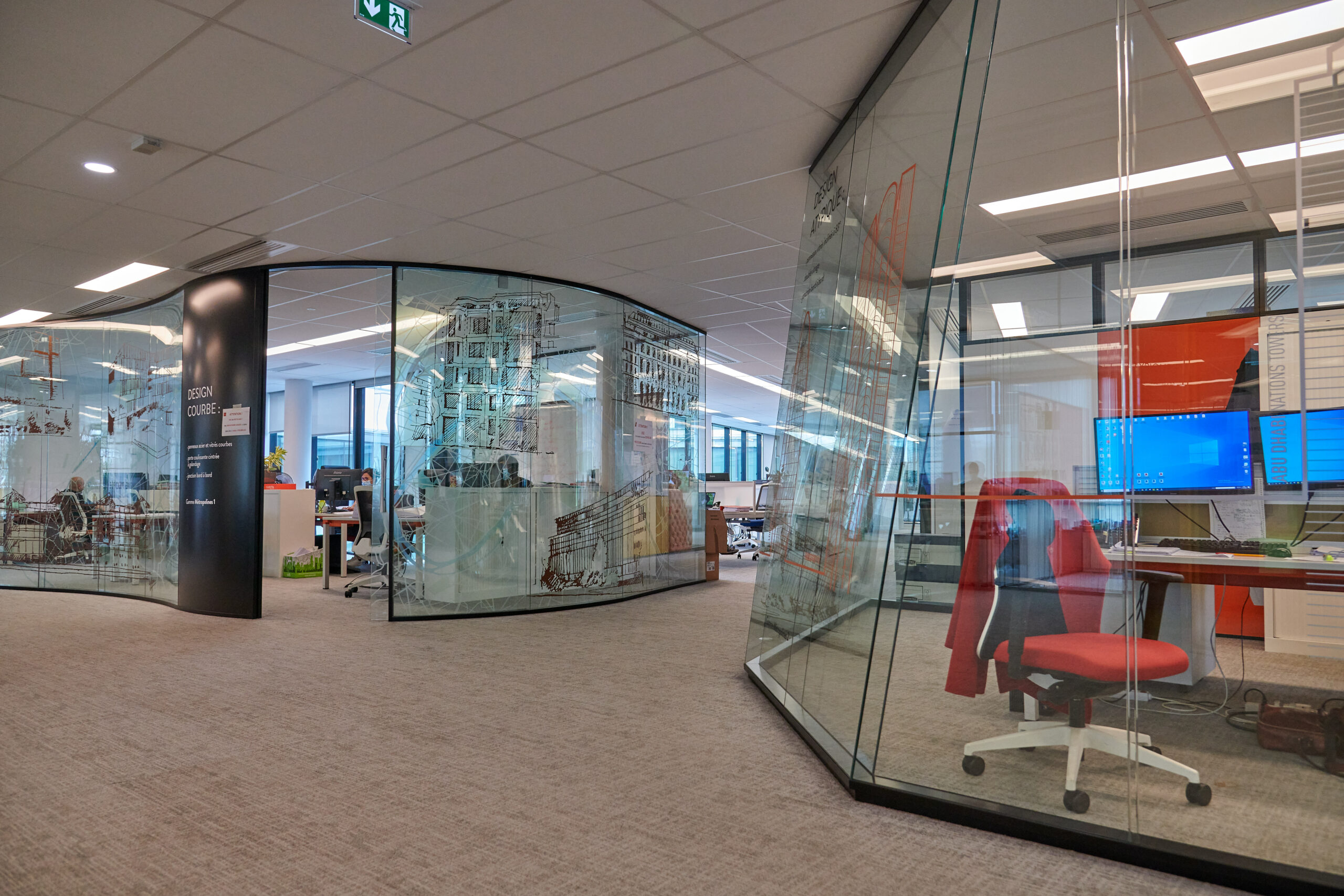 Cloisons démontables Alu : Solutions Modulaires pour Bureaux et Espaces Professionnels